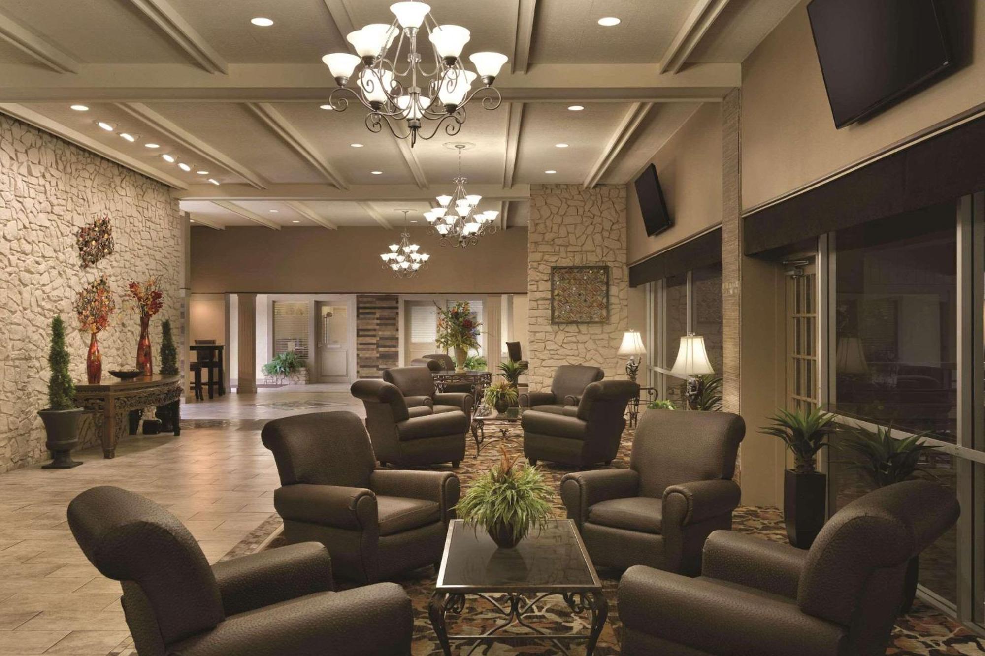 Radisson Hotel Louisville North Jeffersonville Exterior photo